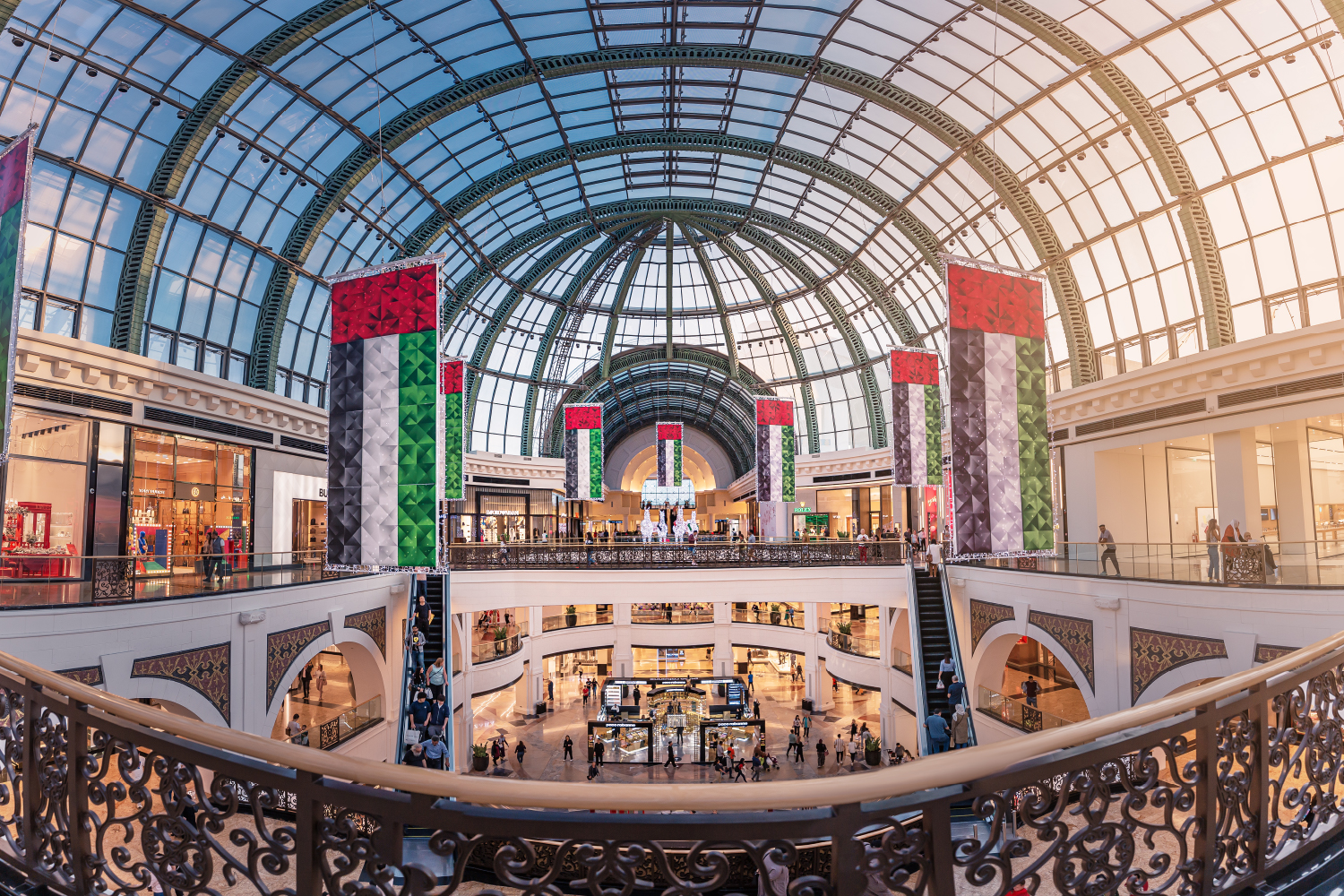 Your Quick Guide to the Peak Season Shopping Events in the Middle East
